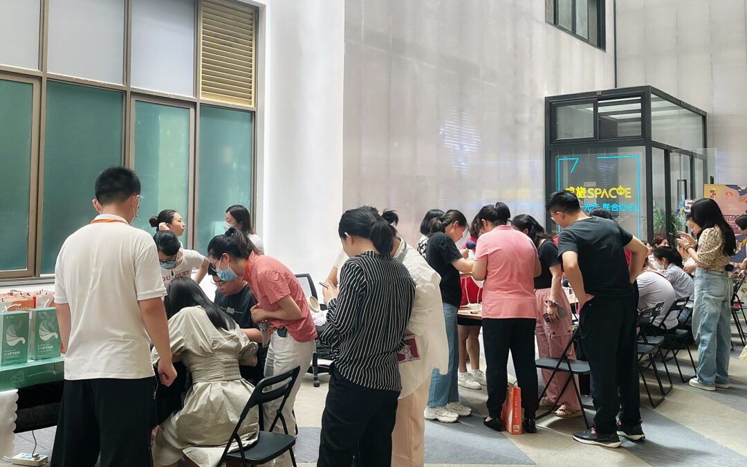 北京和乔物业关注职场人身体健康，举办义诊进楼宇活动